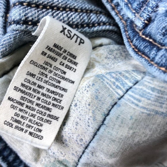 American Eagle XS distressed Jean jacket. EUC! - Picture 4 of 6